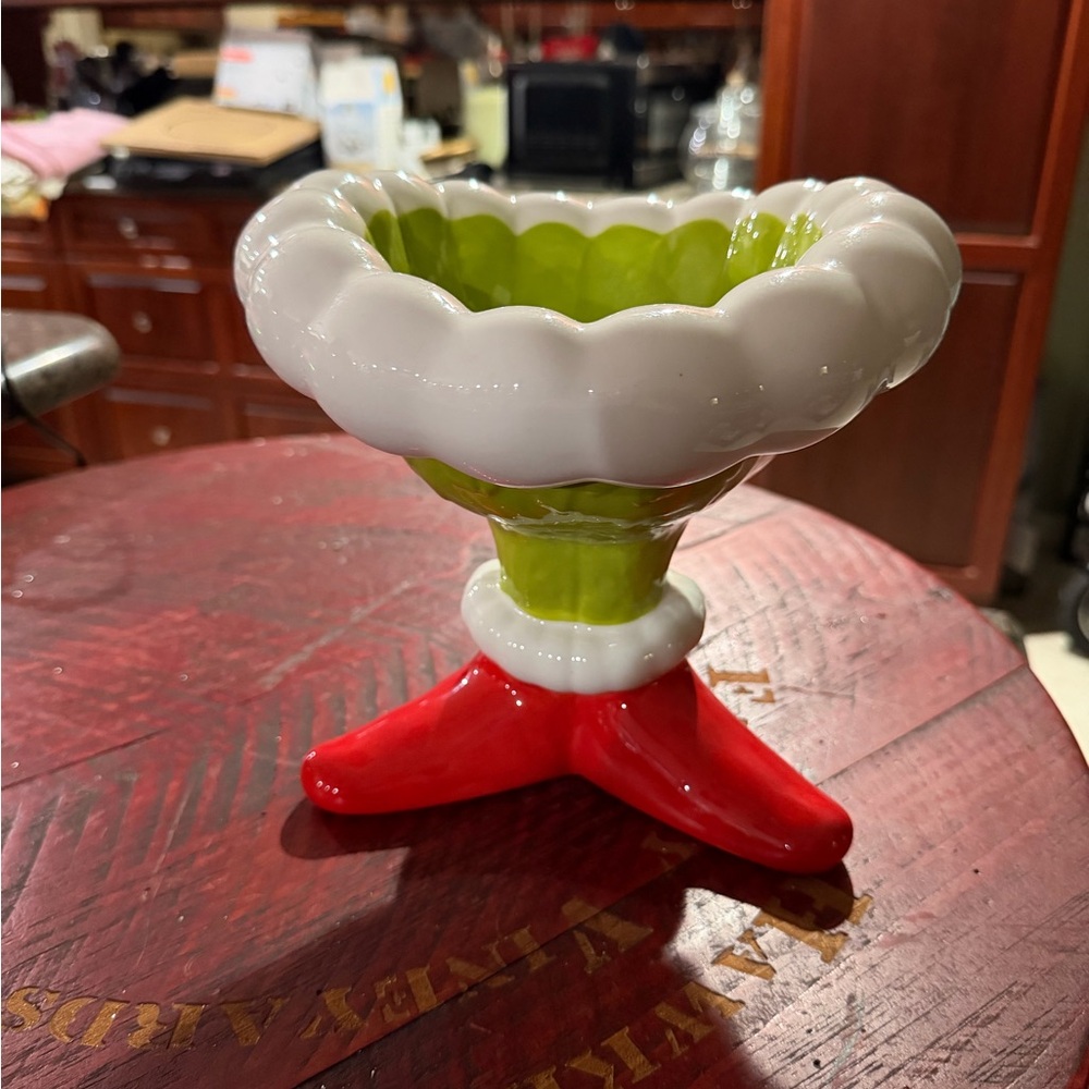 Festive Red and Green Ceramic Grinch bowl - Picture 5 of 11